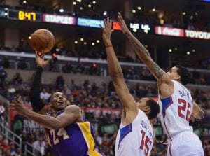 Kobe Bryant segna 38 punti nel derby di Los Angeles ma non basta | ©Harry How/Getty Images