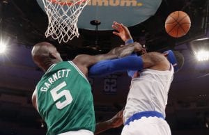 Kevin Garnett vs Carmelo Anthony | ©Bruce Bennett/Getty Images