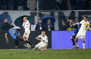 L'azione da gol di Stendardo © Maurizio Lagana/Getty Images 