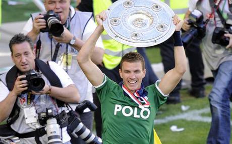 Il Wolfsburg dichiara Dzeko incedibile