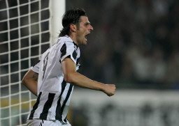 Serie A: Juventus – Livorno 2-0. I bianconeri non perdono colpi