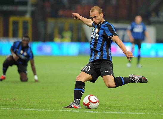 Serie A 7 Giornata: Sneijder regala la vittoria all’Inter, nel pomeriggio pari tra Bari e Catania