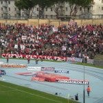 La Curva Sud esulta per la vittoria per 4-0 sul Foggia a fine partita