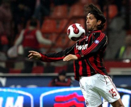 Milan: è un buon momento! I rossoneri ritrovano Borriello e annunciano Adiyiah e Beckham