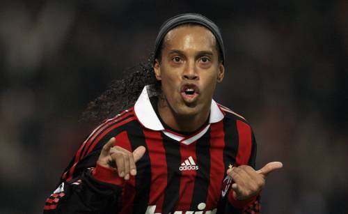 Milan: Ronaldinho resta, il Liverpool vuole Huntelaar