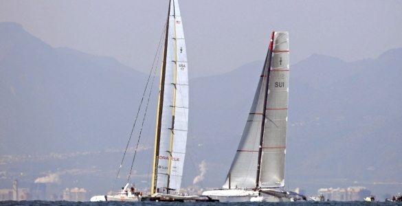 Vela, Coppa America: Oracle straccia Alinghi nella prima regata