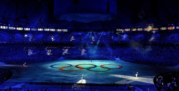 Olimpiadi Invernali Vancouver 2010: Cerimonia spettacolare con il dolore nel cuore