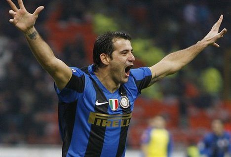 Stankovic e Cambiasso, la vecchia guardia sta con Benitez