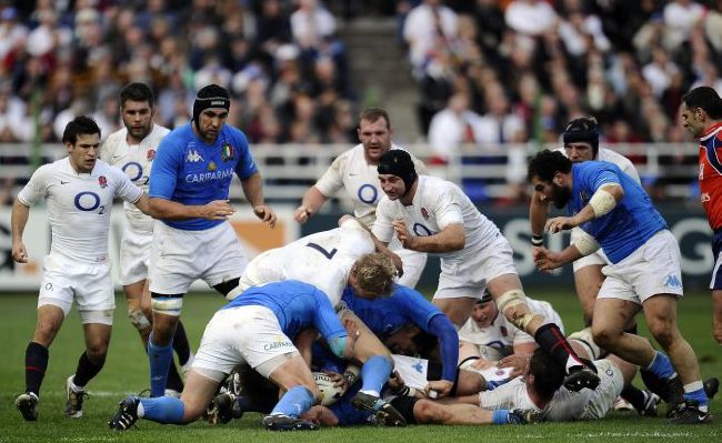 Rugby: l’Italia sfiora l’impresa. Inghilterra avanti nel finale
