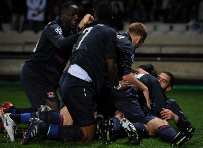 Champions League: Lione – Bordeaux 3-1, apre e chiude Lisandro Lopez