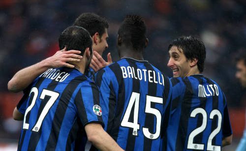 L’Inter va con Balotelli, 3-0 al Bologna