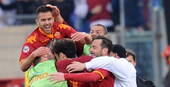 Serie A volata scudetto: la Roma fa suo il derby e rimane al comando, l’Inter non molla