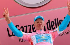 Giro d’Italia, terza tappa: Weylandt allo sprint. Vinokourov conquista il primato