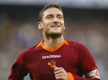 Roma: “Che schiava di Totti Iddio la creò…”