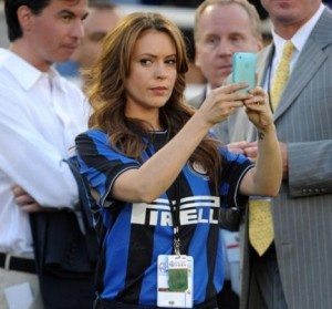 Alyssa Milano: la strega piu sexy tifa Inter