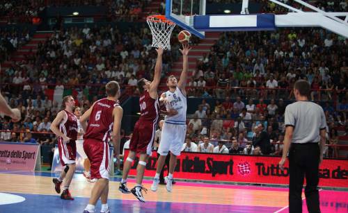 L’Italia piega la Lettonia. Bargnani monumentale