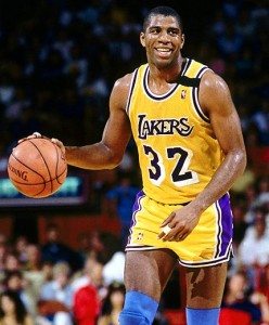 Magic Johnson compie 50 anni. Il mondo del basket gli regala il giusto tributo