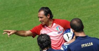 Prandelli lancia Gilardino nel tridente anti Far Oer