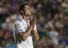 Ronaldo e Bale ci saranno, Mou sfida l’amico Redknapp
