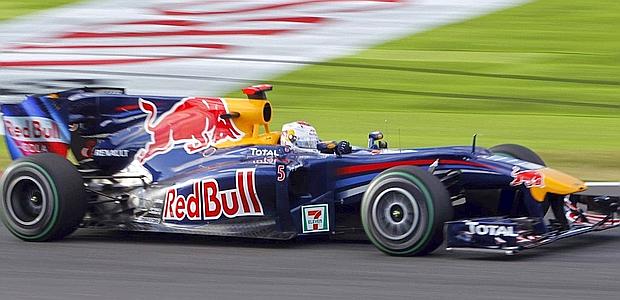 F1, Abu Dhabi: Le Red Bull dominano le terze libere, Alonso tra le due McLaren