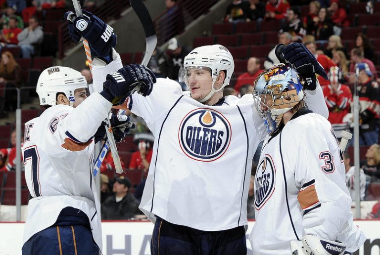 NHL: A sorpresa Chicago cede agli Oilers, Montreal in testa alla Lega