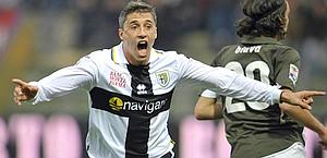 Crespo, la seconda giovinezza. Parma ai quarti, Fiorentina in crisi