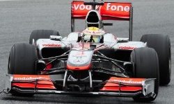 F1: Hamilton resuscita nelle libere del venerdì, Alonso è terzo