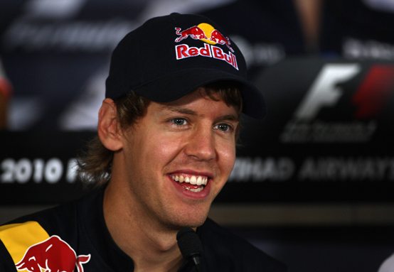 Vettel rinnova con la Red Bull fino al 2014