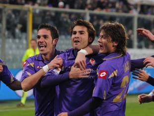 Mutu trascina la Fiorentina, ok Genoa e Samp
