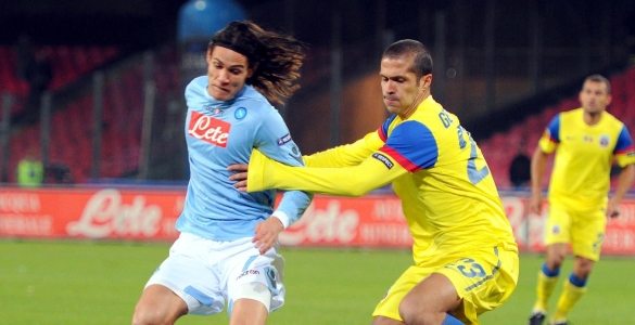Napoli-Steaua 1-0, miracolo Cavani nel recupero