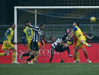 Cuore Chievo, la Juve cede nel finale, 1-1