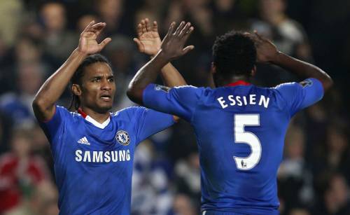 Malouda salva Ancelotti, Chelsea ok. Pari Arsenal, figuraccia Liverpool