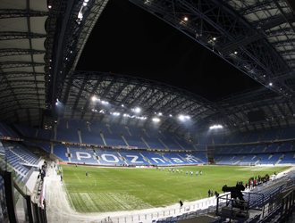 I tifosi del Napoli sfottono i giocatori della Juve. Video