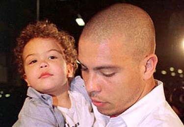 Ronaldo, il quarto figlio ha gli occhi a mandorla