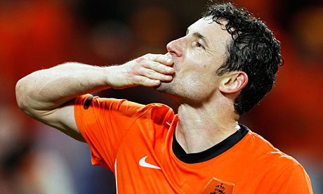 Van Bommel a costo zero, il Milan sempre più Orange