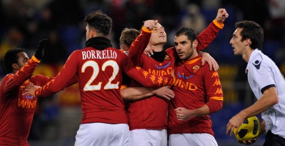 Totti, Perrotta, Menez tre squilli. La Roma c’è