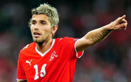 Arriva Behrami, Mutu reintegrato. Vargas al Bayern Monaco