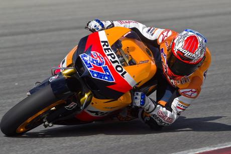 Moto GP: nei test in Malesia vola Stoner, Rossi out per la febbre