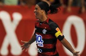 Ronaldinho, genio e sregolatezza. Controllo divino ed entrata killer
