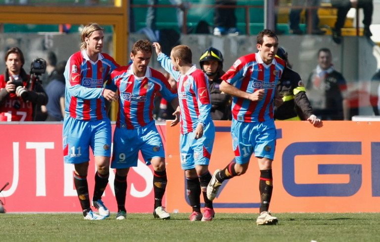 Bergessio firma il sorpasso. Catania – Genoa 2-1