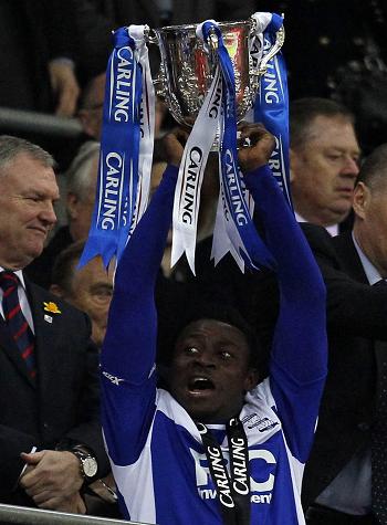 Oba Oba Martins gela l’Arsenal. Al Birmingham la Carling Cup