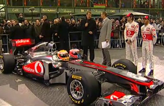 McLaren presentata a Berlino. Ecco la nuova Freccia d’Argento
