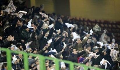 Squalifica Lavezzi: il Napoli prepara il ricorso, i tifosi la panolada