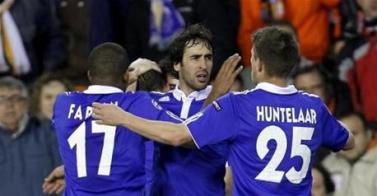 Raul raggiunge Inzaghi, Valencia – Schalke 1-1