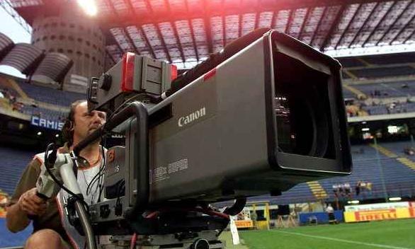 Il calcio è del popolo, l’UE blocca le pay Tv