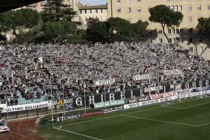 Il calcio a Siena, una piccola squadra in cerca di passione