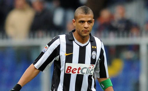 Ululati razzisti contro Felipe Melo a Firenze