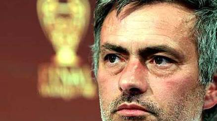 Mourinho al veleno: “Se mi cacciano allenerò in Italia”