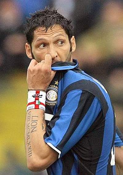 Il gavettone di Materazzi a Galeazzi. Video