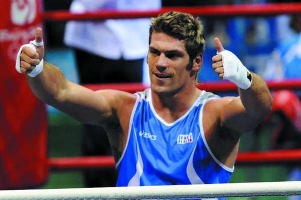 Boxe, Clemente Russo sospeso dalla Polizia. A rischio Londra 2012